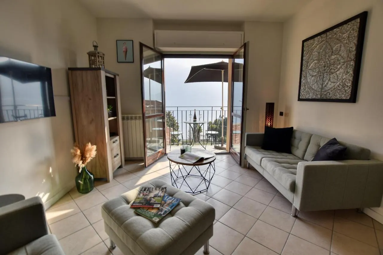 Casa Con Vista Airconditioned 2-Bedroom Apartment Acquaseria