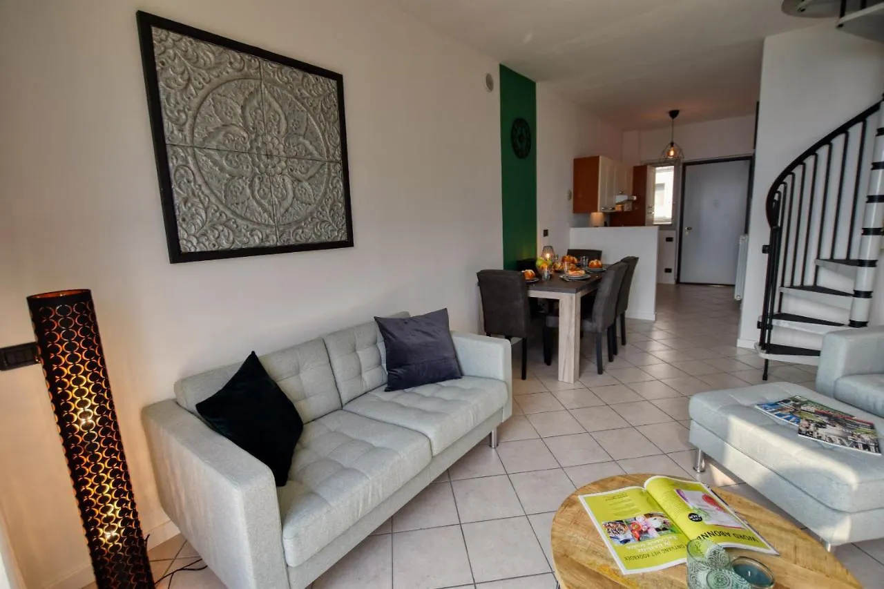 Casa Con Vista Airconditioned 2-Bedroom Apartment Acquaseria