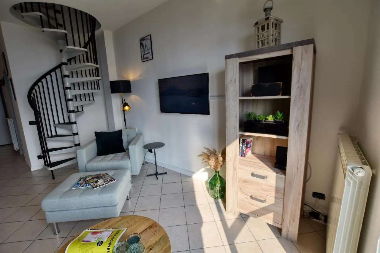 Casa Con Vista Airconditioned 2-Bedroom Apartment Acquaseria
