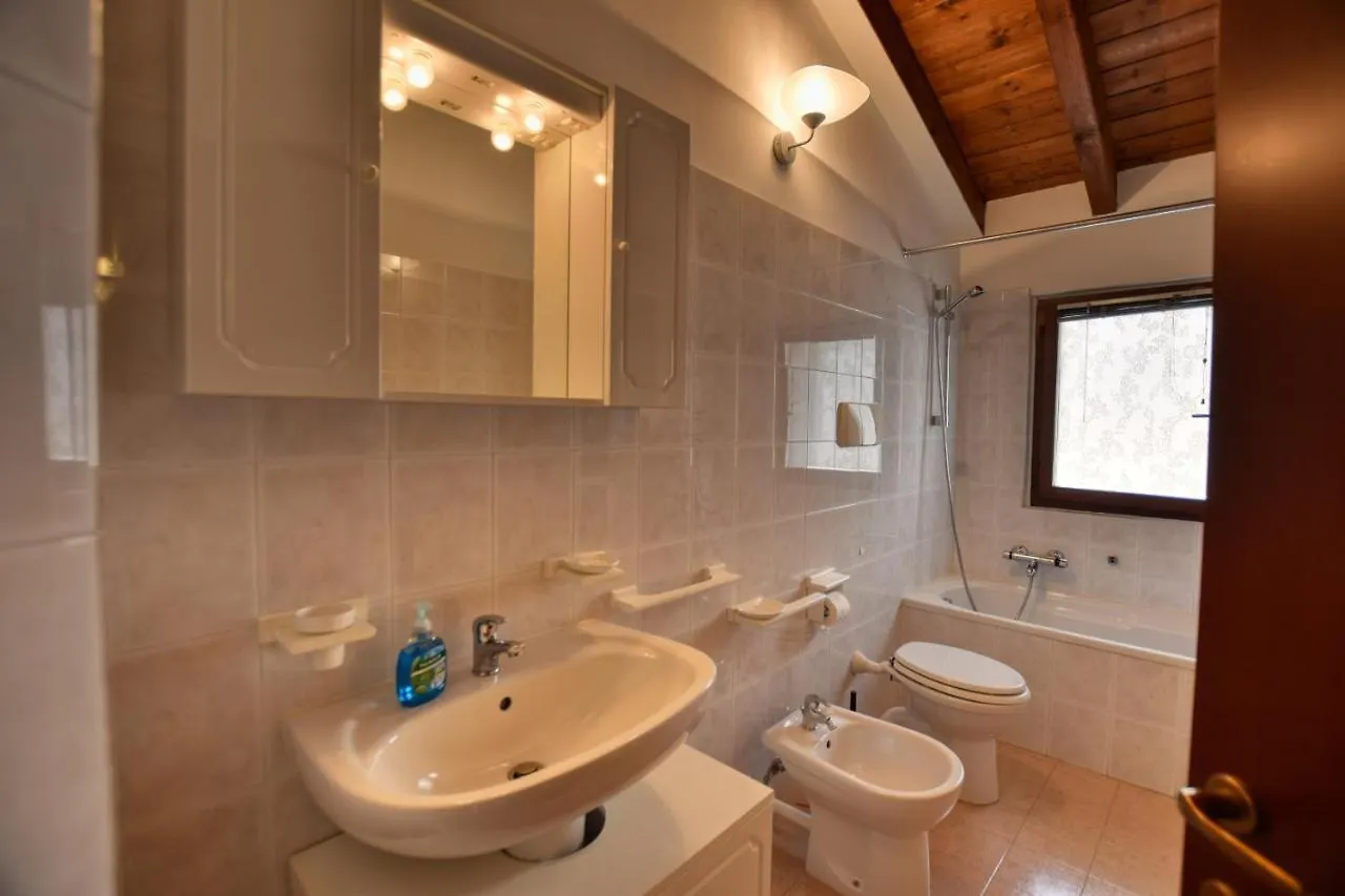 Casa Con Vista Airconditioned 2-Bedroom Apartment Acquaseria イタリア