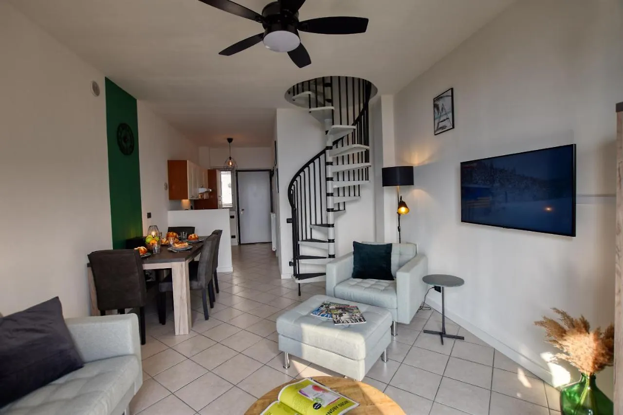 Casa Con Vista Airconditioned 2-Bedroom Apartment Acquaseria