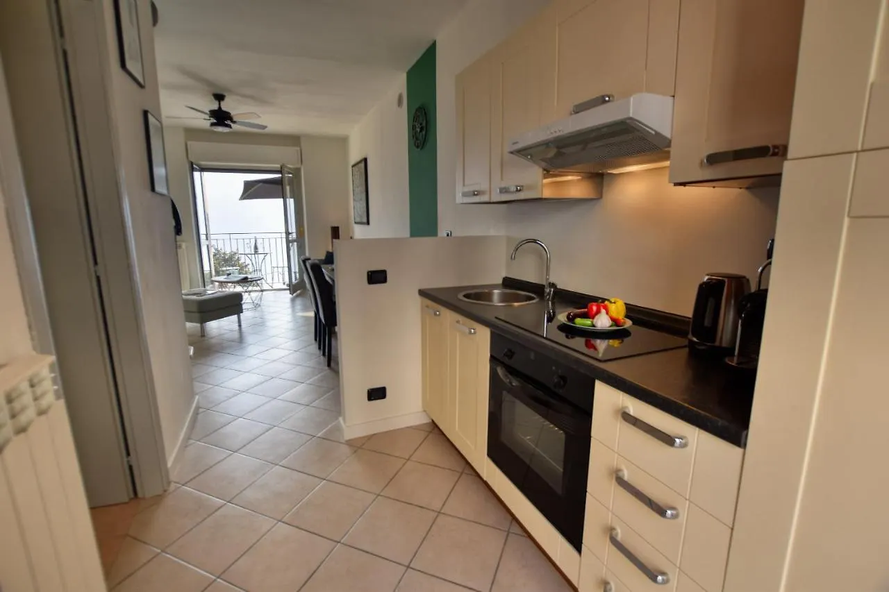 Casa Con Vista Airconditioned 2-Bedroom Apartment Acquaseria